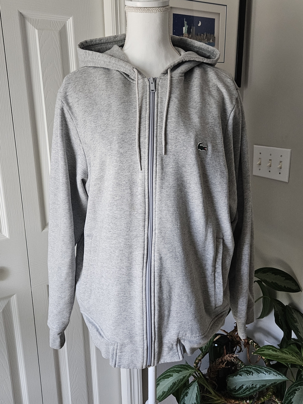 Lacoste Light Gray Full-Zip Hoodie with Crocodile Emblem